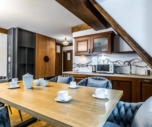 Aparthost Snowbird דירה