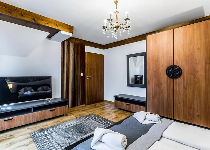 Aparthost Snowbird *